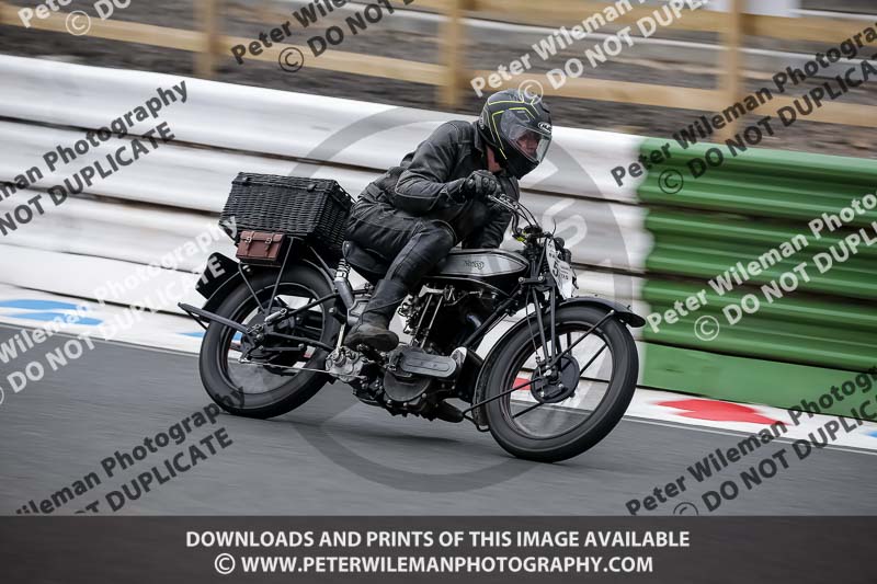 Vintage motorcycle club;eventdigitalimages;mallory park;mallory park trackday photographs;no limits trackdays;peter wileman photography;trackday digital images;trackday photos;vmcc festival 1000 bikes photographs